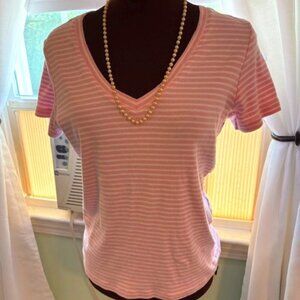 Vineyard Vines size M 100% cotton tshirt